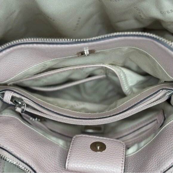 GUESS Light Pink Shoulder Bag Zip Inner Pockets Faux Pebbled Leather Texure 1981 - Picture 16 of 16